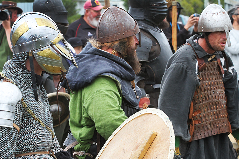 Medieval Market : Swords and Armour : Medieval Fighting : Levin : New Zealand : Richard Moore : Journalist : Photographer :